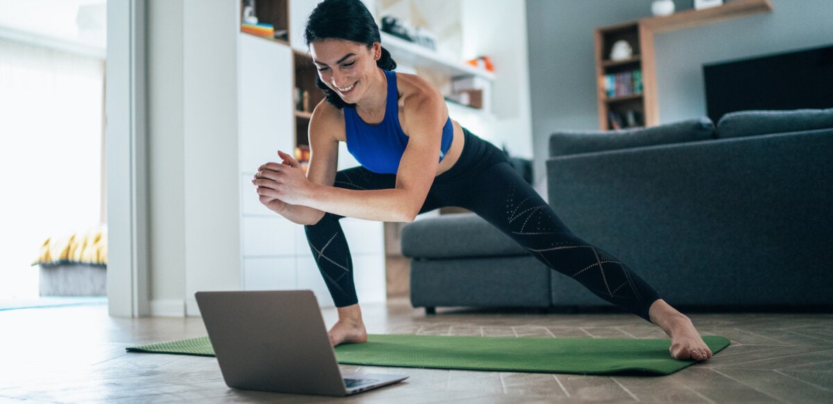 personal trainer teaching an online class